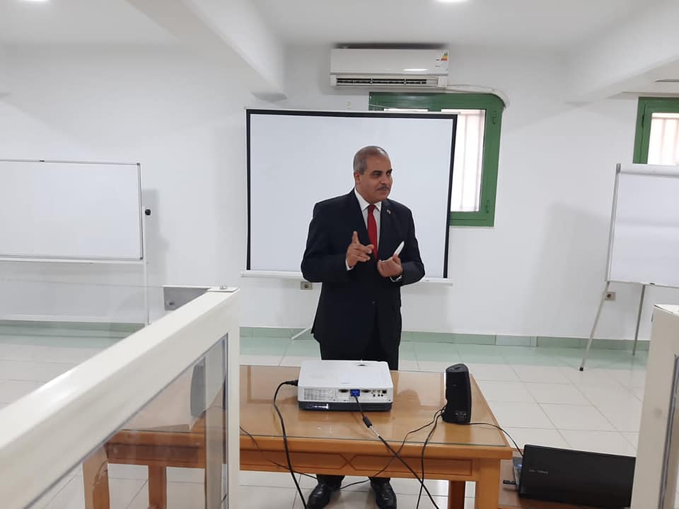بالصور … رئيس جامعة الأزهر يتفقد المجموعة التدريبية الثامنة بمركز التدريب والتطوير جامعة الأزهر