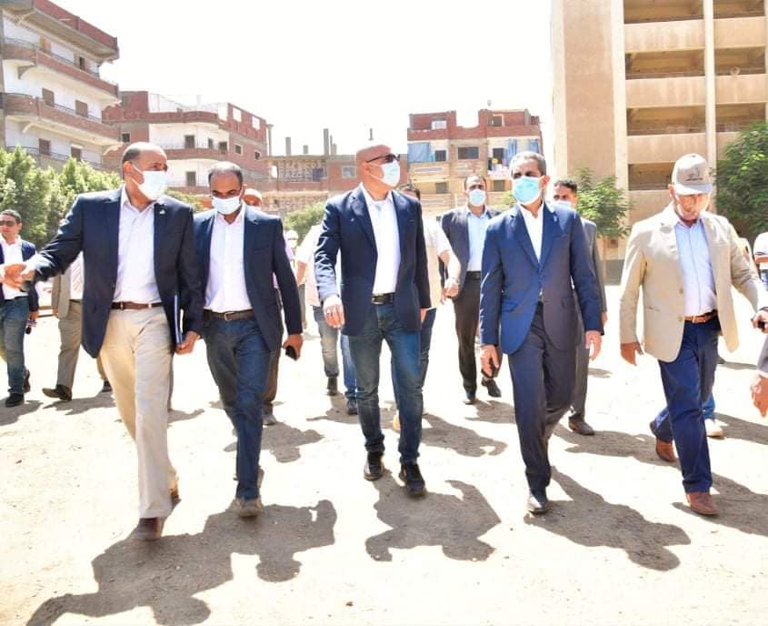 بالصور..وزير الإسكان يتابع تطورات الأعمال بالمبادرة الرئاسية حياة كريمة بزفتي وزير الإسكان