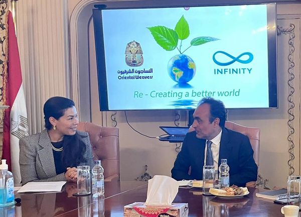 بالصور .. ياسمين خميس : مستمرون في تحديث الصناعة ، وتحقيق أهداف التنمية المستدامة ، والتحول نحو الطاقة النظيفة ياسمين خميس