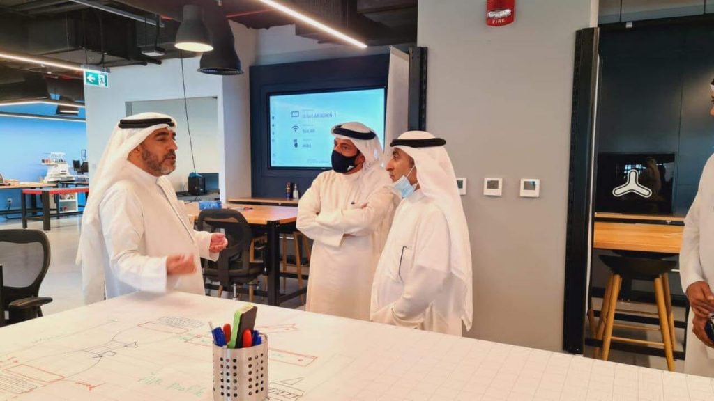 جامعة الإمارات تبحث التعاون مع مجمع الشارقة للبحوث والتكنولوجيا والابتكار جامعة الإمارات
