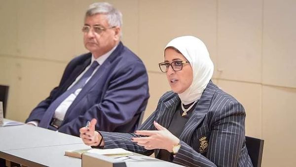 وزيرة الصحه: هاله زايد في شركة مرسيدس بألمانيا. وزيرة الصحه