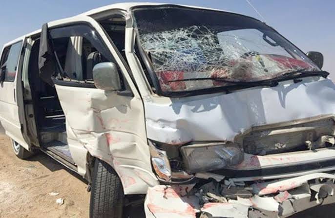إصابة 4 أشخاص أثر انقلاب سيارة ميكروباص بالزعفران سيارة ميكروباص