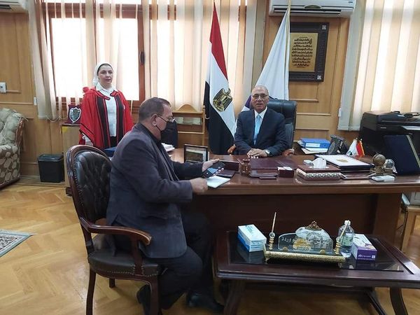 ” تنمية رأس المال الفكري ” وحديث خاص مع أ .د. عادل زايد أستاذ إدارة الأعمال بتجارة جامعة القاهرة تنمية رأس المال الفكري