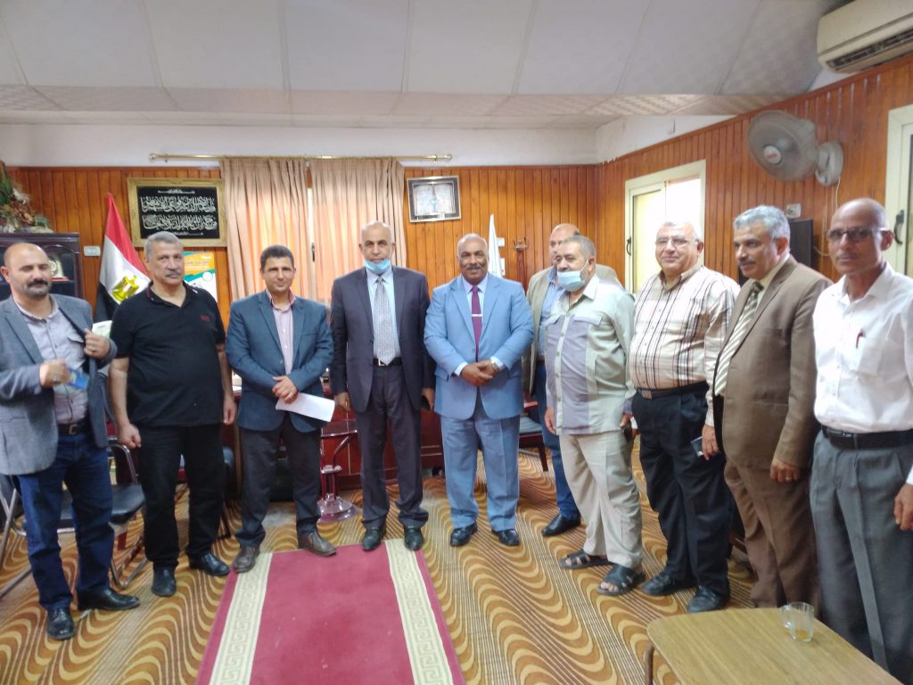 بالصور .. في يوم الوفاء والعرفان مديرية الطب البيطري بكفر الشيخ تحتفي بالدكتور أيمن عبد اللاه وكيل الوزاره لبلوغه سن المعاش مديرية الطب البيطري