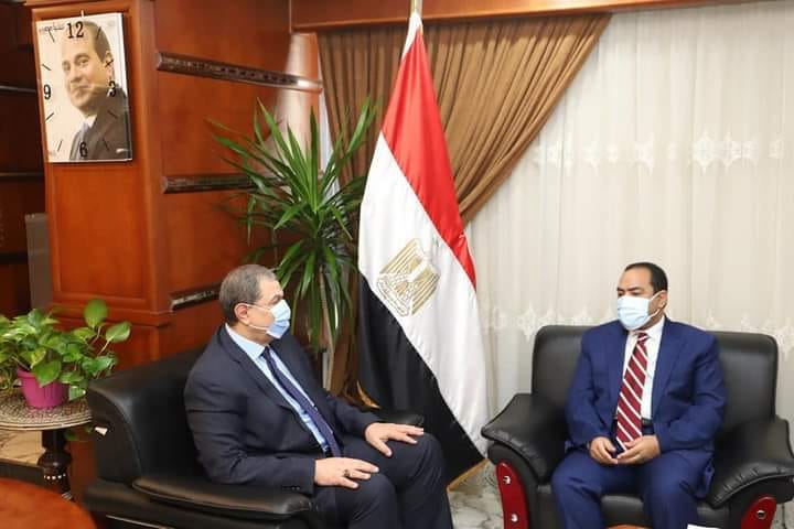 وزير القوى العامله الانتهاء من تدريب العاملين علي برامج متخصصة تناسب منظومة العمل الجديدة وزير القوى العامله