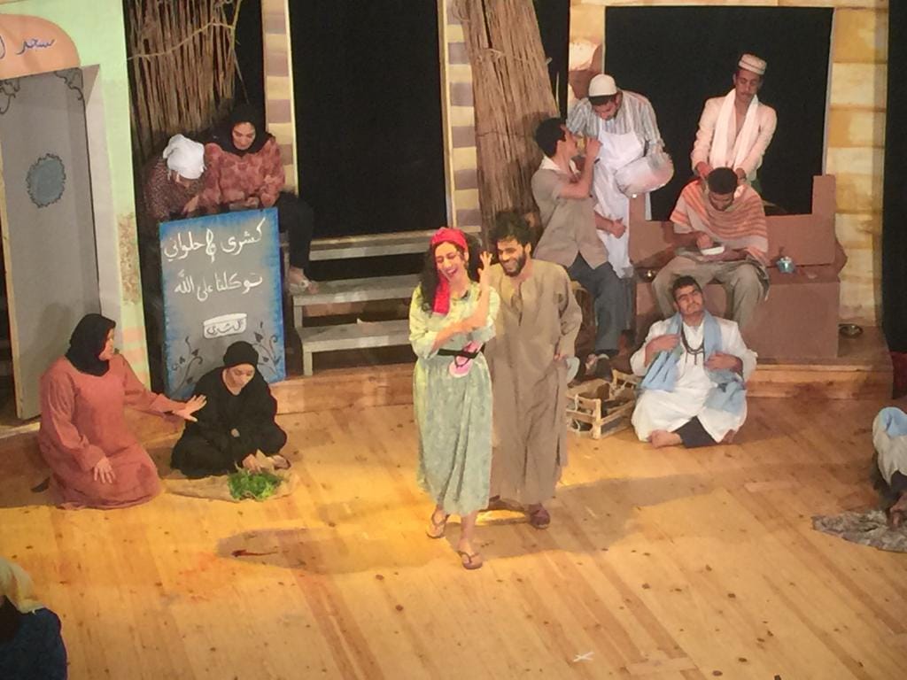 فريق تمثيل آداب عين شمس يشارك في مهرجان الاكتفاء الذاتي بمسرحية بداخلك قد تري النور (صلة)
