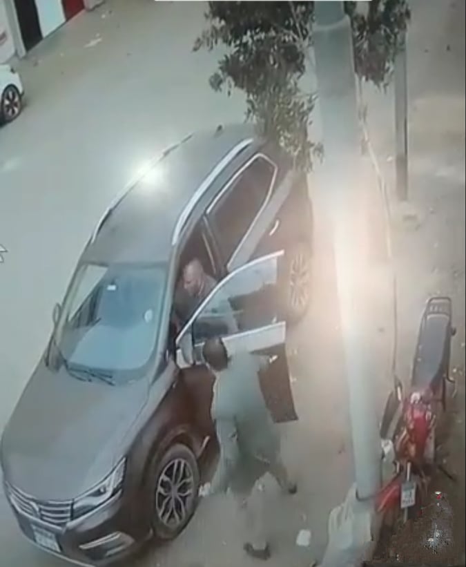 شخص من ذوي الاعاقه تم الاعتداء عليه بالضرب والاهانه في الشارع العام …اين قانون ذوي الاعاقه