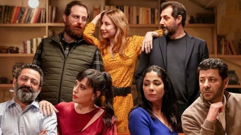 أول أفلام نتفليكس بالعربية يثير جدلا بألفاظه وظهور مثلي جنسيا ومشهد جريء لمنى زكي