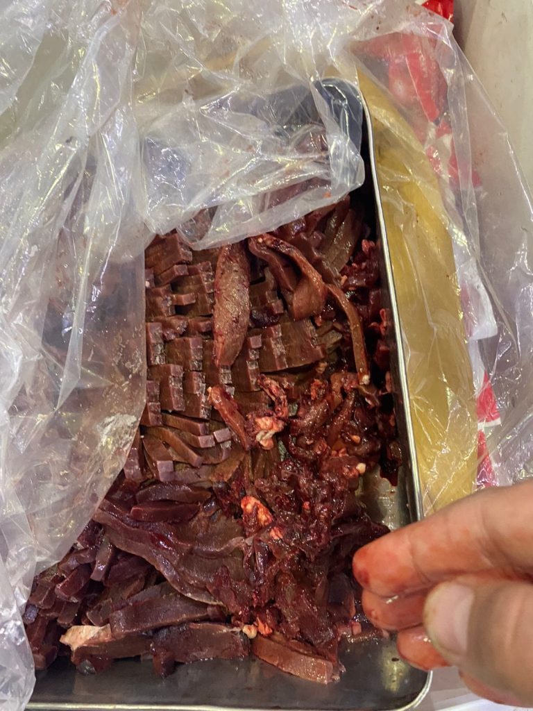 بيطري الغربية يتحفظ على ٢٣٨ كيلو من اللحوم والدواجن غير صالحة للاستهلاك الأدمى