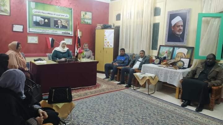 إدارة معهد فتيات الطور إعدادى ثانوى واجتماعهم الدورى لأولياء الأمور