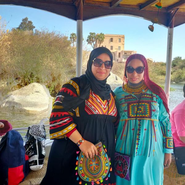 الكاتبة والإعلامية ايمان عزت مع جمعية انا إنسان تحتفل بشهر الحب في جنوب مصر