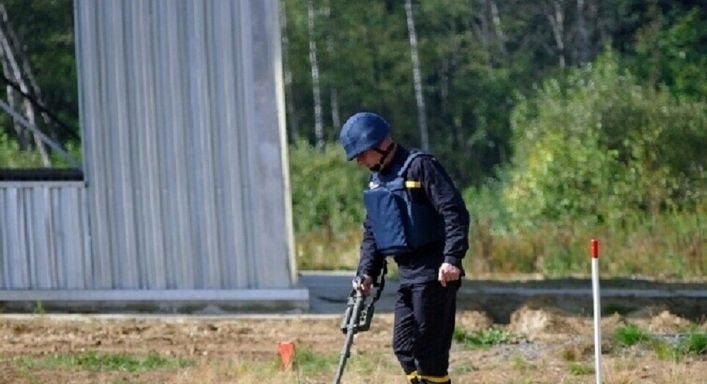 جرحى جراء انفجار لغم من مخلفات “داعش” في حماة وسط سوريا