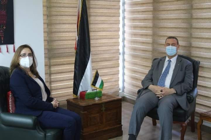 السفير الفلسطيني لدي مصر يعقد جلسة مباحثات مع نظيرته الكوبية 