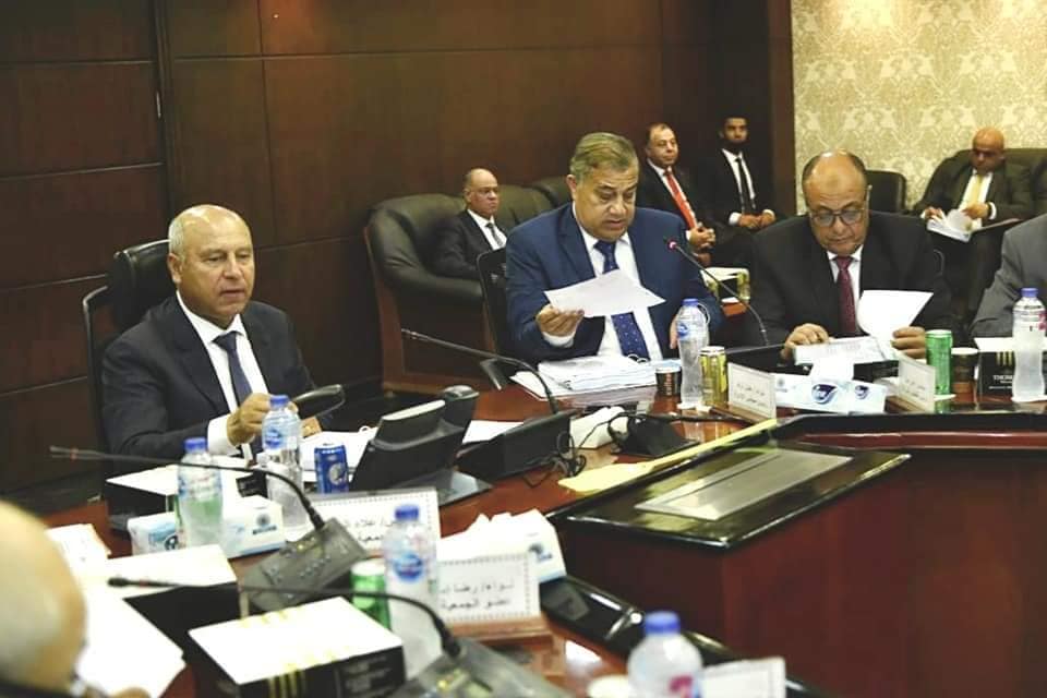 وزير النقل يترأس اجتماع الجمعيتين العموميتين العاديه وغير العاديه للشركة القابضة لمشروعات الطرق والكباري والنقل البري