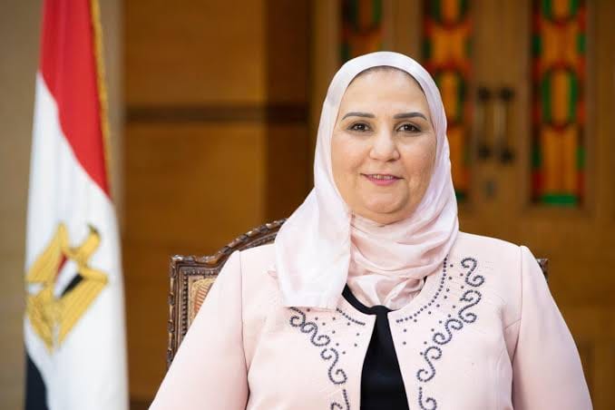 القباج تستعرض تقريرًا عن استعدادات التضامن الاجتماعي لقمة الدول الأطراف فى اتفاقية الأمم المتحدة الإطارية بشأن تغير المناخ بشرم الشيخ
