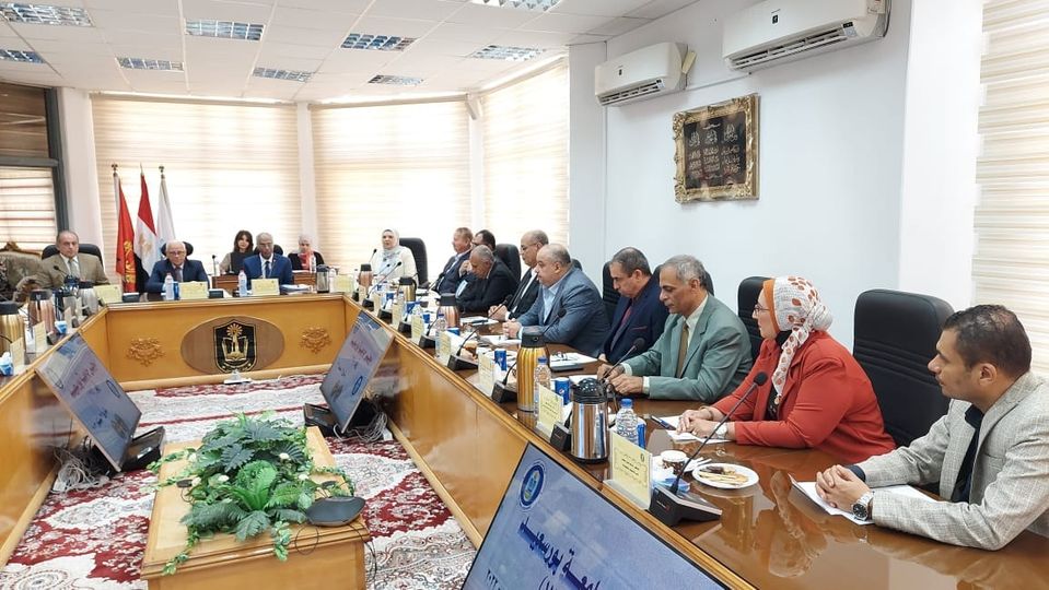 محافظ بورسعيد يشارك في اجتماع مجلس جامعة بورسعيد