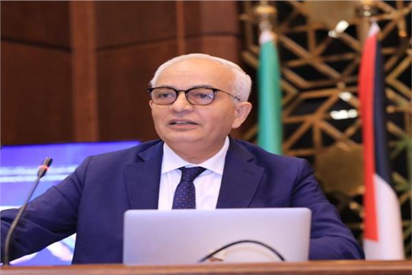 بـ 5 قرارات.. وزير التعليم يرد على مطالب رفع الغياب وزير التعليم
