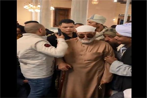 المواطنون يحتفون بشبيه الشعراوي شبيه الشعراوي