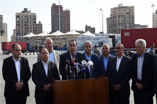 رئيس الحكومة: نعمل يوميا لتوفير السلع.. ومنع جشع التجار