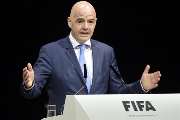 إنفانتينو يعلن تطبيق الـ«VAR» الجديد في كأس العالم للأندية 2022