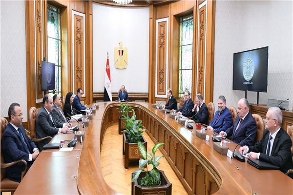 الرئيس السيسي يستقبل وفدًا روسيًا رفيع المستوى