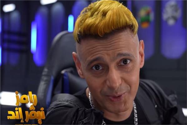 رامز جلال يسخر من قصة شعر إيمان العاصي في «رامز نيفر إند»