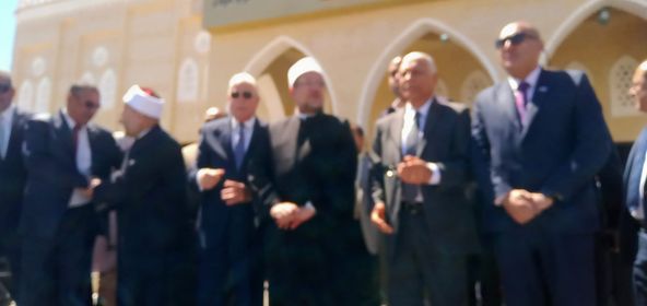 فوده وجمعه يفتتحان مسجد الهدى بمدينة دهب