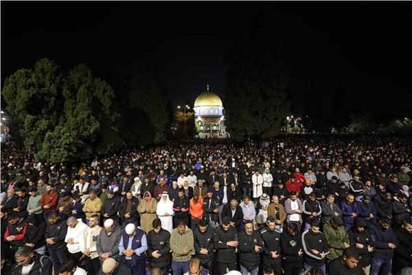 200 ألف في المسجد الأقصى خلال صلاة التراويح في الجمعة الأخيرة من رمضان