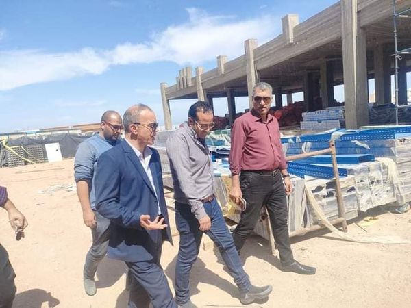 بالصور: عريضة يتفقد سير العمل بالمنشآت الصحية المختلفة بمدينة دهب