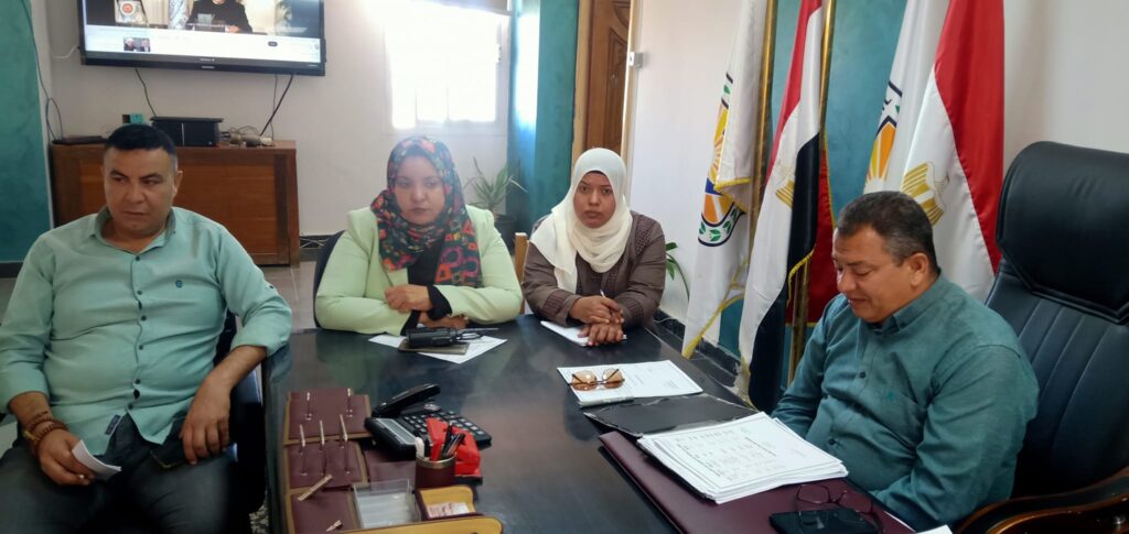 رئيس مركز ومدينة طور سيناء يعقد إجتماعا موسعاً برؤساء قريتى الوادى والجبيل القطاعات