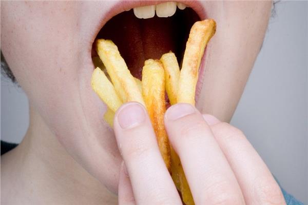 احذر أضرار البطاطس المقلية.. «القلق والاكتئاب»الأبرز البطاطس المقلية