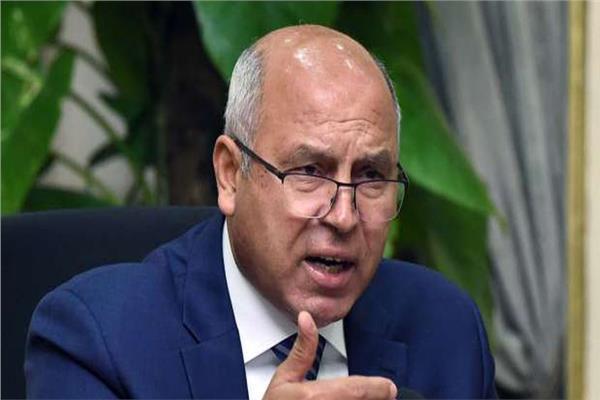 الفريق كامل الوزير وزير النقل: شركات القطاع الخاص تعمل مع القوات المسلحة بالمشروعات العملاقة كامل الوزير