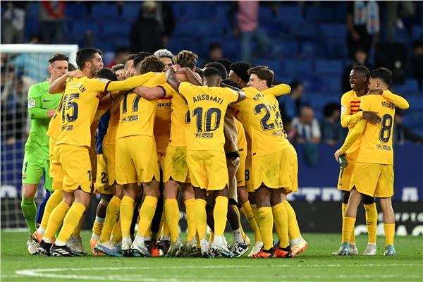 برشلونة بطلا للدوري الإسباني برباعية في إسبانيول