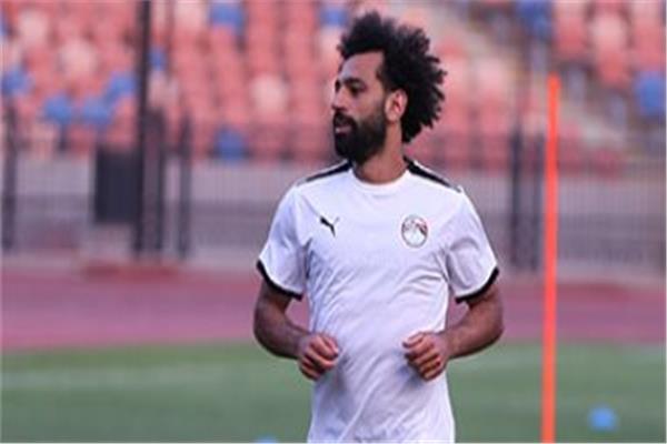 محمد صلاح ينشر صورًا جديدة من الاحتفالات بعيد ميلاده