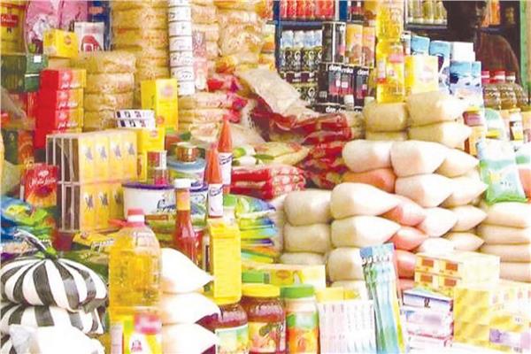 الحكومة تنفي وجود عجز في السلع والمنتجات الغذائية بالأسواق