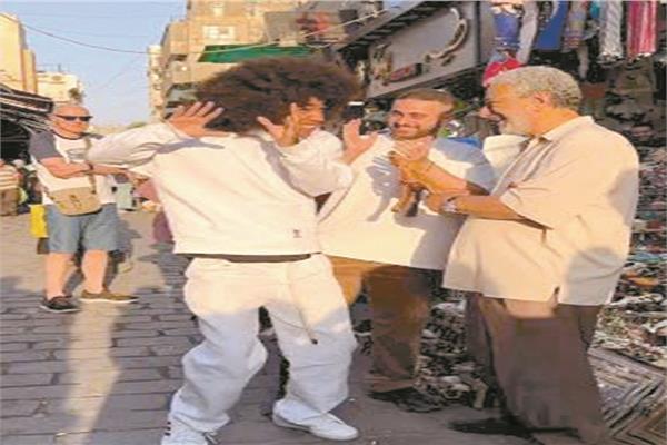 بلوجر ألماني يبهر السوشيالجية بعد زيارته لمصر!