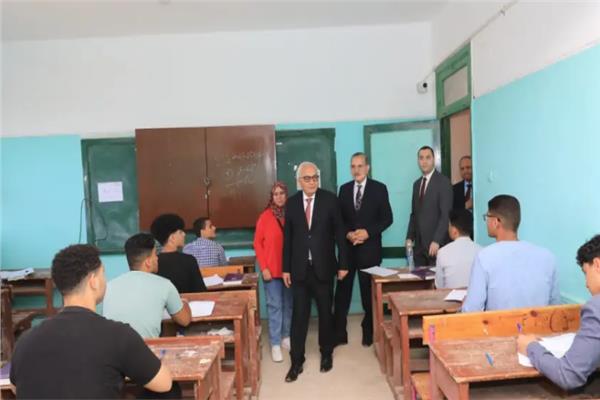 «التعليم» تكشف حقيقة تأجيل امتحانات الثانوية العامة بسبب إجازة 30 يونيو