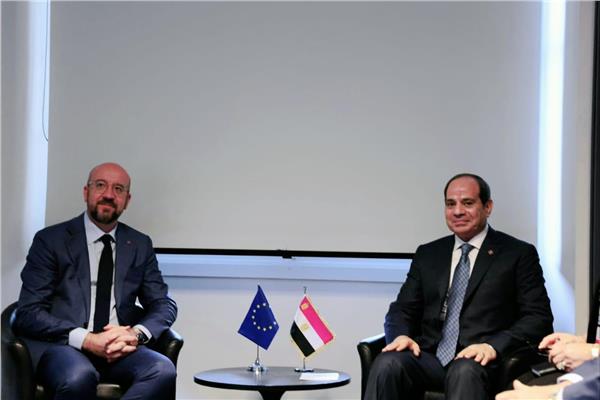 الرئيس السيسي يلتقي رئيس المجلس الأوروبي بباريس
