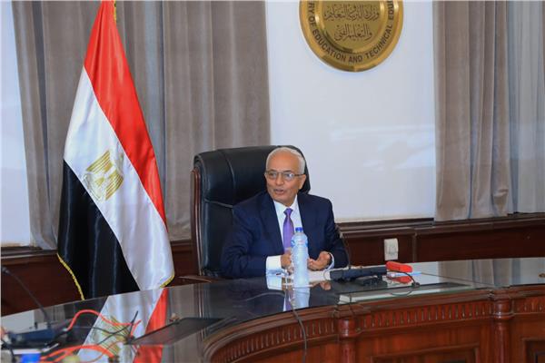 الثانوية العامة 2023| وزير التعليم يكشف حقيقة إحالة مستشار الكيمياء للتحقيق