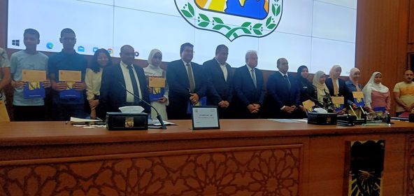 محافظ جنوب سيناء يكرم أوائل الشهادة الإعدادية العامة والأزهرية