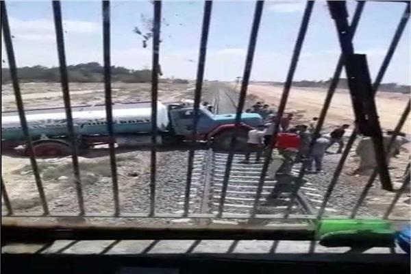 «النقل» تناشد المواطنين عدم إقامة معابر غير شرعية على قضبان السكك الحديدية