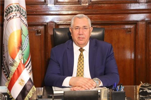 وزير الزراعة: الإفراج عن 185 ألف طن أعلاف بـ 100 مليون دولار