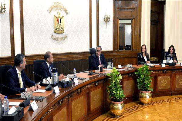 رئيس الوزراء يلتقي رئيس شركة «إندوراما» العالمية لمناقشة خططها التوسعية في مصر رئيس الوزراء