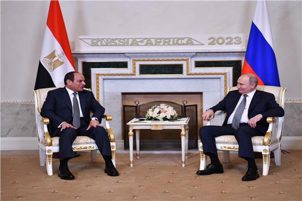 الرئيس السيسي يشارك في الجلسة الافتتاحية للمنتدى الاقتصادي والإنساني بروسيا