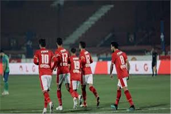 نجم الأهلي السابق على رادار الزمالك