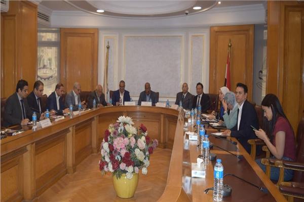 وفد صيني يبحث مع غرفة القاهرة المشاركة في معرض كانتون