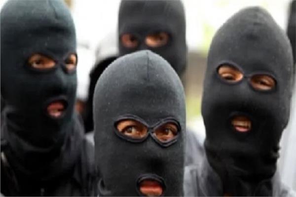 ملثمون وأسلحة بيضاء.. الداخلية تكشف كواليس فيديو «الإتاوة» بالغربية ملثمون