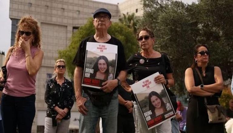 إسرائيل تتمسك بـ«العملية البرية» وحماس تعرض «تسوية الأسرى»