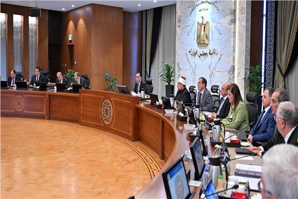 الحكومة توافق على اتفاقية الوكالة الفرنسية لتطوير صوامع القمح بـ56.7 مليون يورو