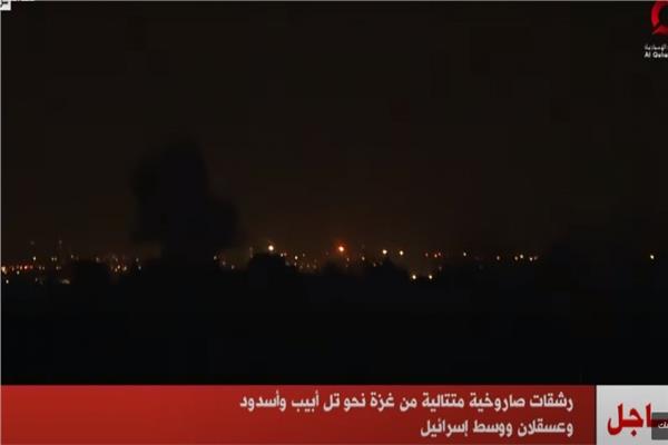 القاهرة الإخبارية: انفجارات عنيفة تهز تل أبيب الآن